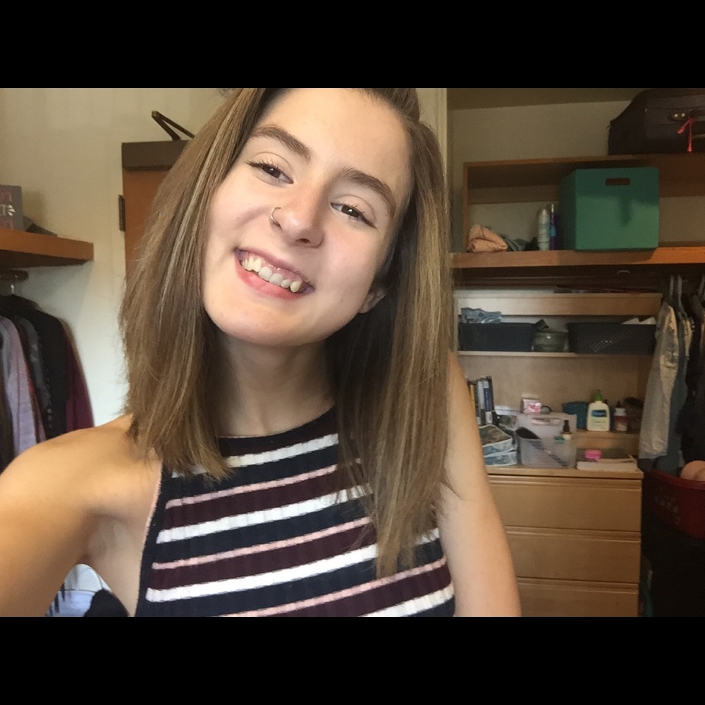 Meet your Posher, Adriana